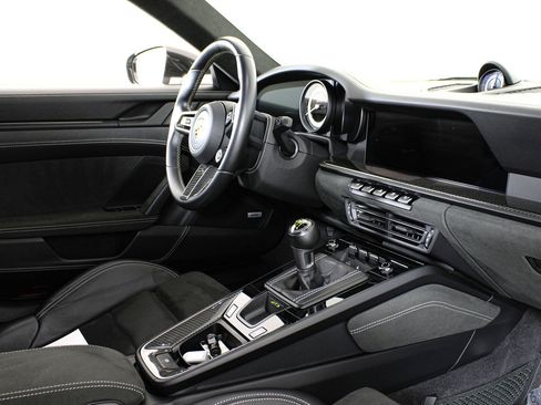 Used 2022 Porsche 911 GT3 RWD image 25