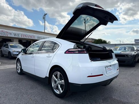 Used 2012 Chevrolet Volt Premium w/ Premium Trim Package FWD image 9