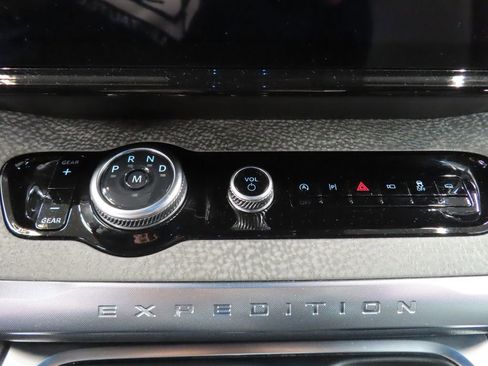 Used 2025 Ford Expedition Tremor AWD/4WD image 54