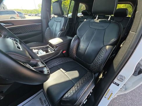 Used 2022 Jeep Grand Cherokee Summit AWD/4WD image 11