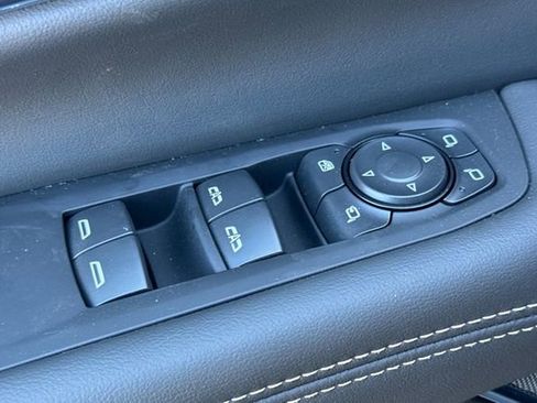 New 2026 GMC Yukon Elevation image 12