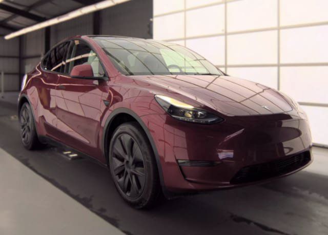 Used 2025 Tesla Model Y Long Range RWD image 5