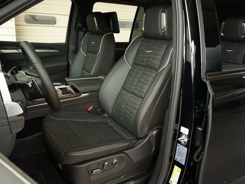 Used 2026 Cadillac Escalade Platinum Sport image 3