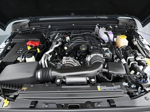 New 2026 Jeep Wrangler Unlimited Rubicon w/ Technology Group image 27