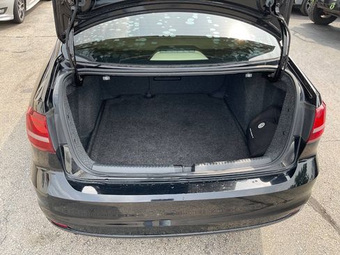 Used 2017 Volkswagen Jetta SE FWD image 10