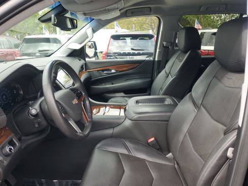 Used 2019 Cadillac Escalade 2WD image 16