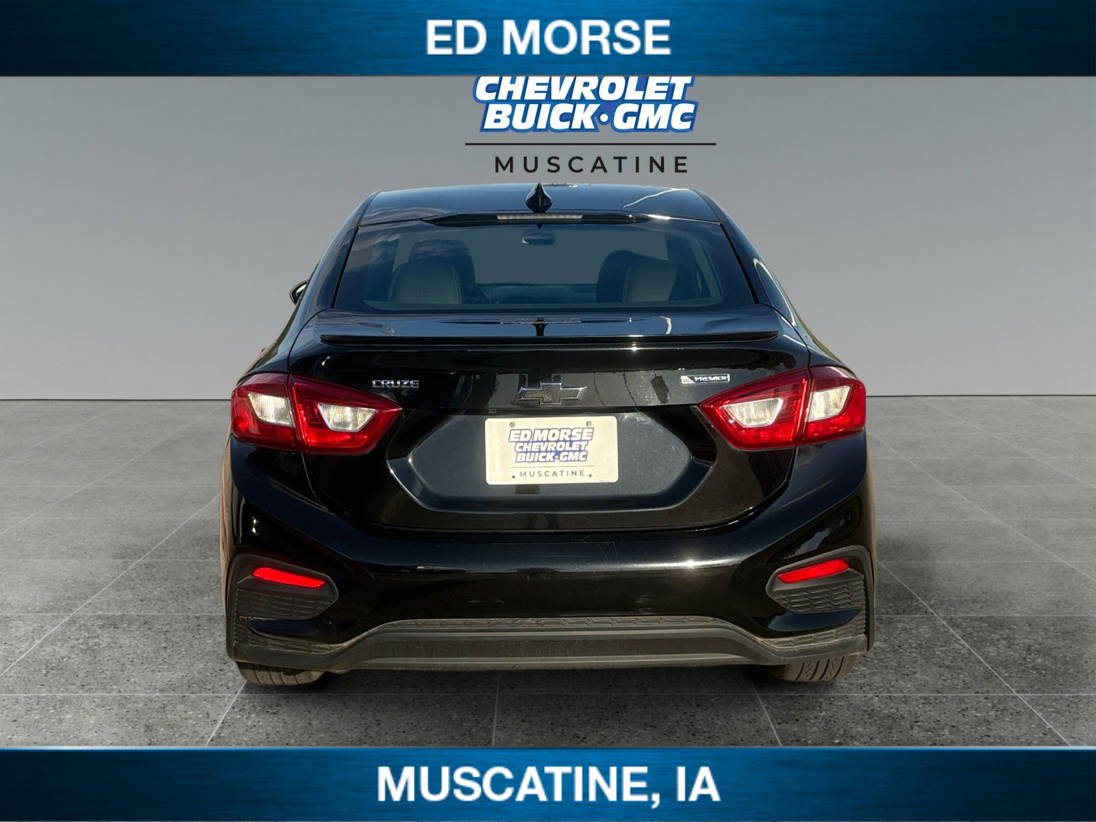 Used 2018 Chevrolet Cruze Premier FWD image 4
