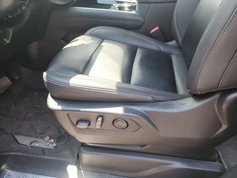 Used 2025 Chevrolet Tahoe Z71 w/ Comfort Package AWD/4WD image 10