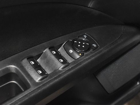 Used 2020 Ford Fusion SE FWD image 13