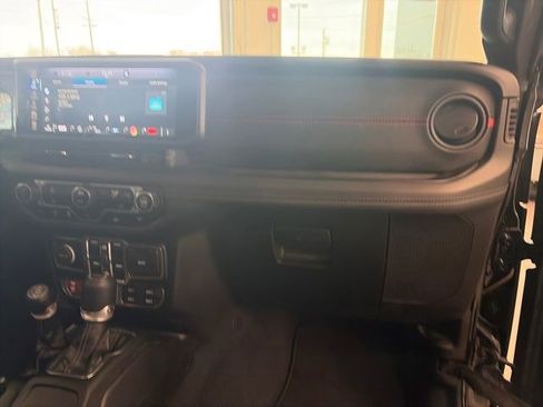 Used 2024 Jeep Wrangler Unlimited Rubicon image 40