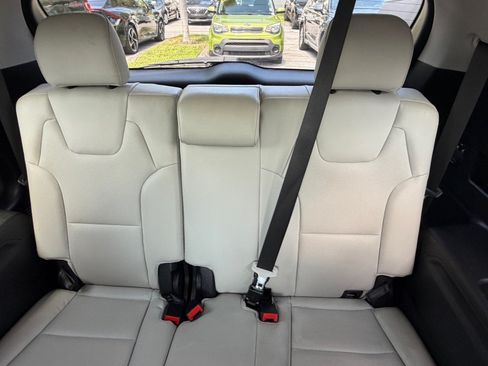 Certified 2025 Kia Telluride SX w/ SX Captain's Chair Package FWD image 14