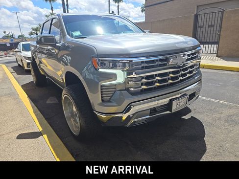 Used 2024 Chevrolet Silverado 1500 LTZ image 3