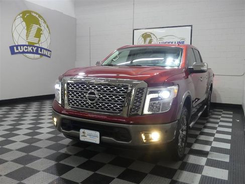 Used 2019 Nissan Titan Platinum Reserve AWD/4WD image 4