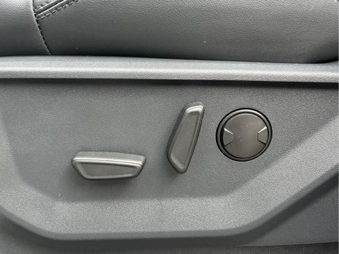 Used 2025 Ford Expedition Tremor AWD/4WD image 16