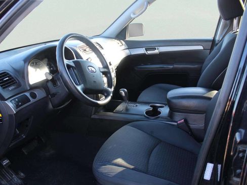 Used 2009 Kia Borrego LX image 10