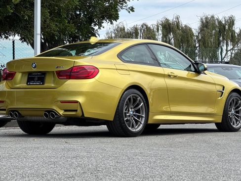 Used 2018 BMW M4 Coupe RWD image 9