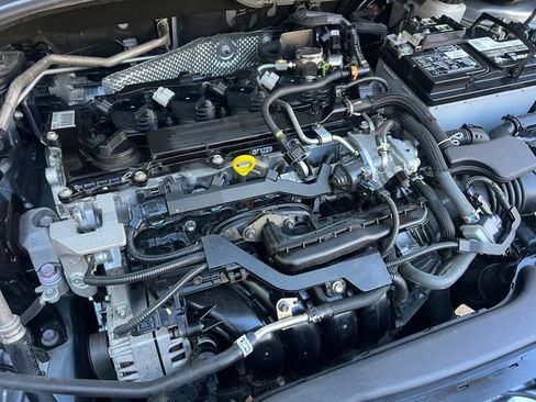 Used 2024 Toyota Corolla Cross L image 32