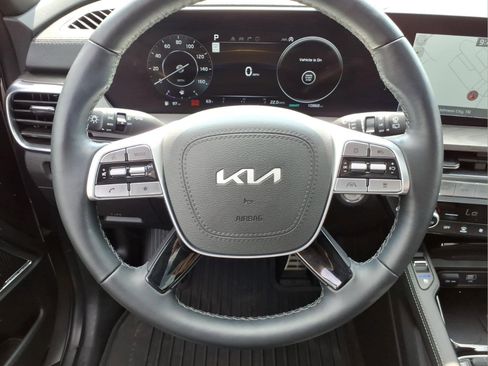 Used 2025 Kia Telluride SX X-Line AWD/4WD image 16