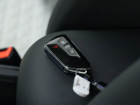 Used 2025 Volkswagen Tiguan S image 36