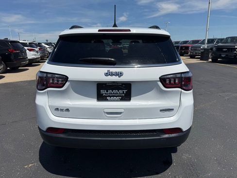 Used 2024 Jeep Compass Latitude AWD/4WD image 27