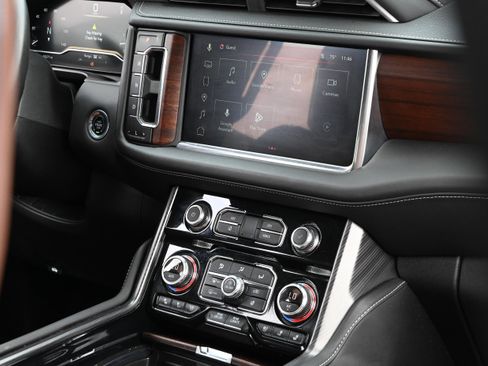 Used 2023 GMC Yukon Denali Ultimate image 21