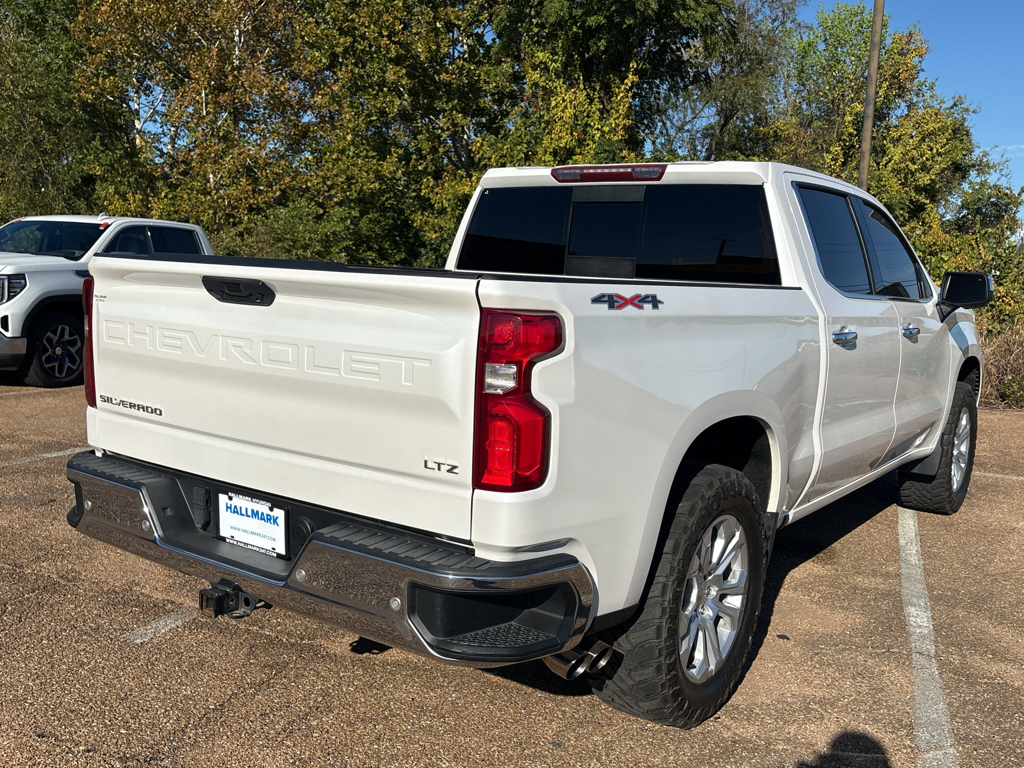 Used 2024 Chevrolet Silverado 1500 LTZ w/ LTZ Convenience Package II AWD/4WD image 4