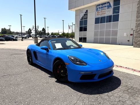Used 2023 Porsche 718 Boxster S RWD image 2