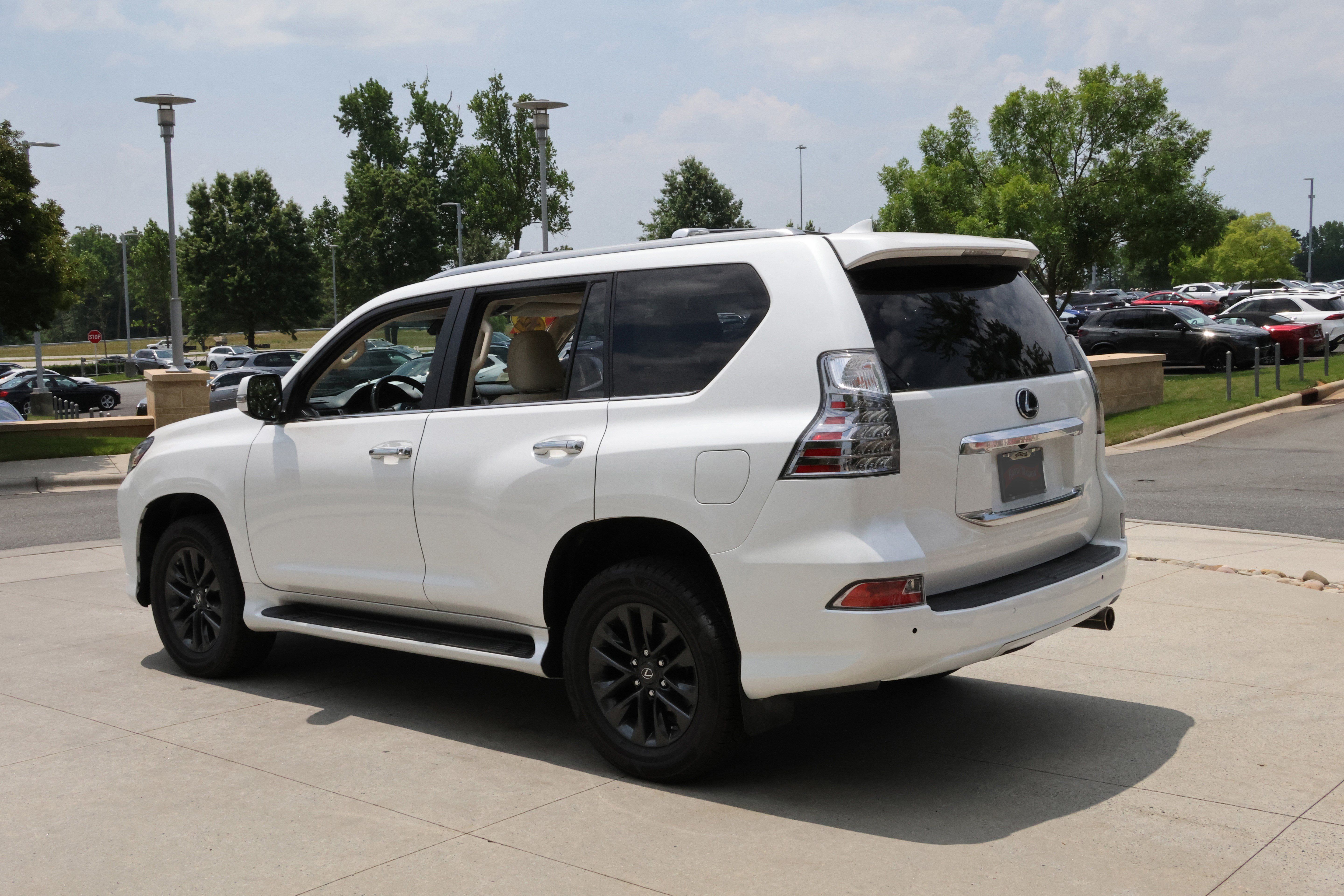 Used 2023 Lexus GX 460 Premium AWD/4WD image 7