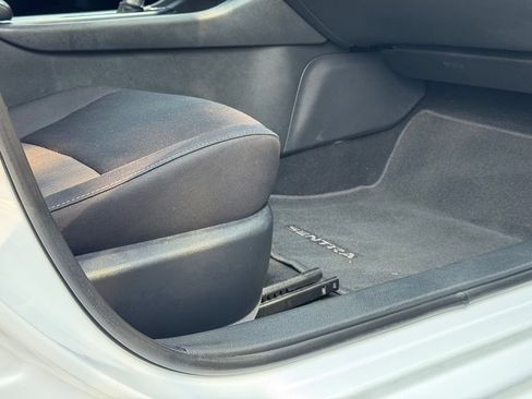 Used 2024 Nissan Sentra SV FWD image 28