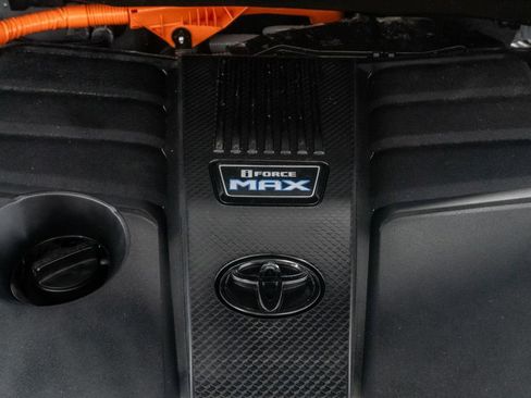 Used 2025 Toyota Sequoia Capstone AWD/4WD image 5