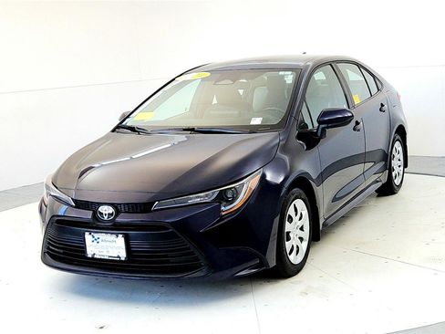 Certified 2024 Toyota Corolla LE image 2