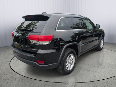 Used 2018 Jeep Grand Cherokee Laredo AWD/4WD image 3