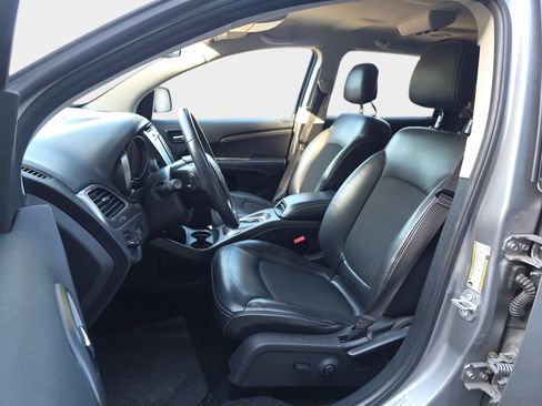 Used 2017 Dodge Journey Crossroad FWD image 5