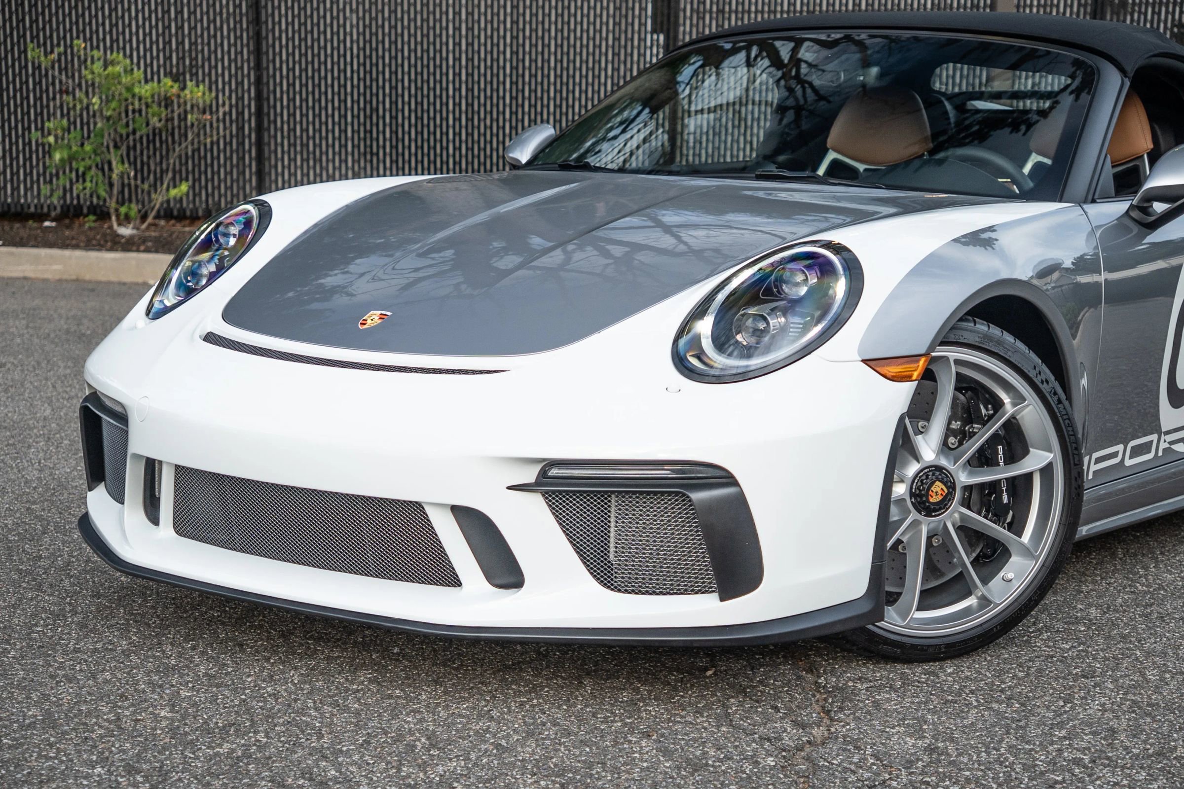 Used 2019 Porsche 911 Speedster RWD image 12