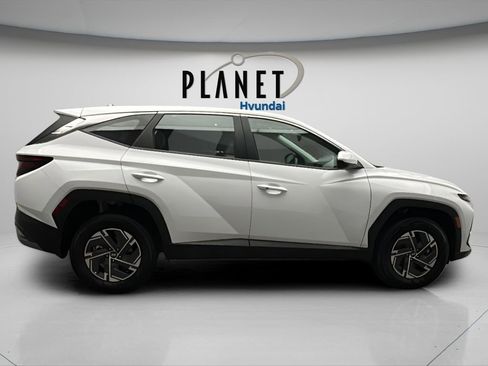 New 2026 Hyundai Tucson Blue SE image 8