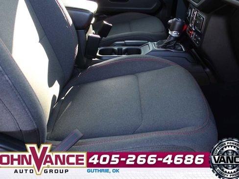 Used 2025 Jeep Wrangler Unlimited Rubicon AWD/4WD image 20