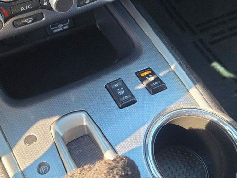 Used 2018 Nissan Pathfinder SL w/ Midnight Edition Package image 30