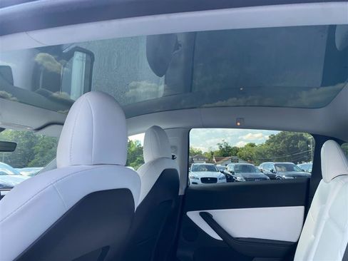 Used 2021 Tesla Model Y Long Range AWD/4WD image 15