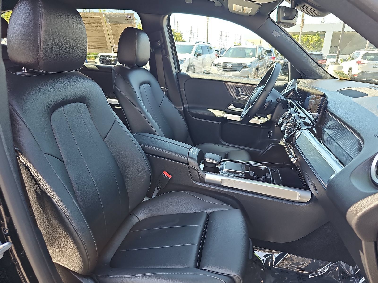 Used 2023 Mercedes-Benz EQB 300 4MATIC image 10