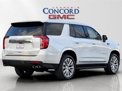 Used 2024 GMC Yukon Denali w/ Advanced Technology Package image 4
