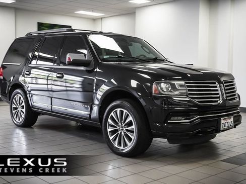 Used 2015 Lincoln Navigator 2WD image 1