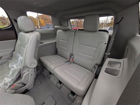 Used 2020 GMC Acadia SLT w/ LPO, Floor Liner Package image 30