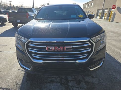 Certified 2023 GMC Terrain SLT w/ Infotainment Package II image 2