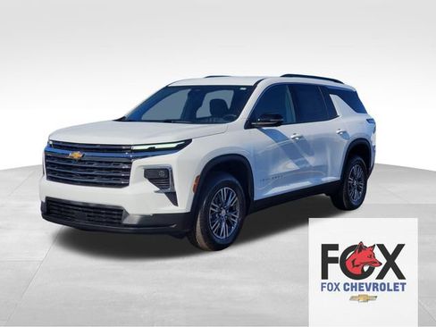 Certified 2024 Chevrolet Traverse LT w/ LPO, Floor Liner Package FWD image 1