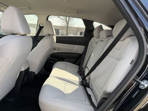 Used 2025 Hyundai Tucson SE image 26