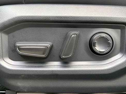 Certified 2025 Toyota Tundra Platinum AWD/4WD image 34