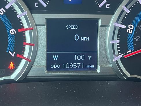 Used 2018 Toyota 4Runner SR5 image 20