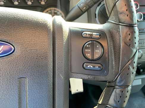 Used 2016 Ford F550 4x4 Regular Cab Super Duty image 14