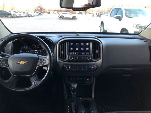 Used 2022 Chevrolet Colorado Z71 AWD/4WD image 14