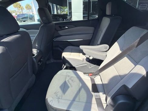 Used 2026 Chevrolet Traverse LT w/ Driver Confidence Package FWD image 11